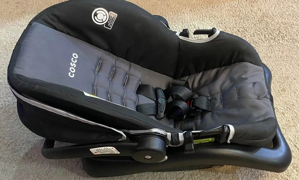 Cosco Baby Car Seat Carrier with Base - Black/Grey - photo 5