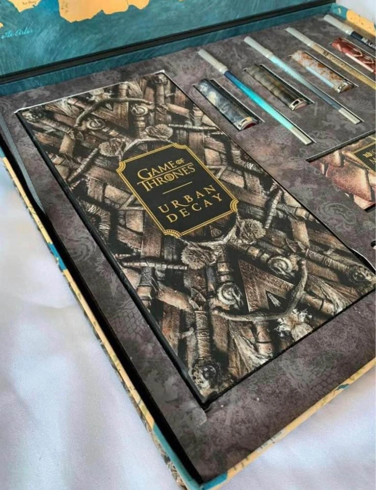 Urban Decay Game of Thrones Makeup Kit - photo 4