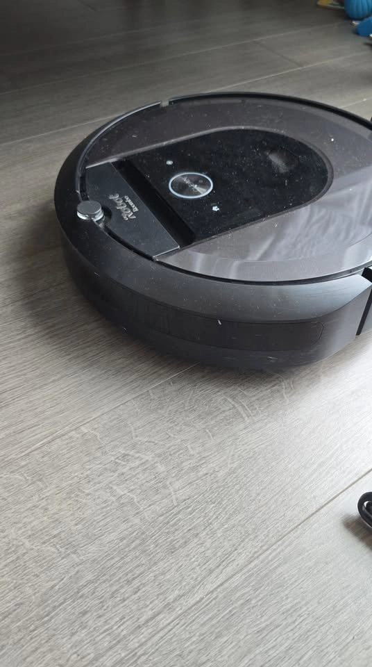 iRobot Roomba Robot Vacuum - photo 2