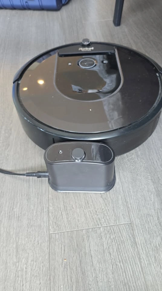 iRobot Roomba Robot Vacuum - photo 4