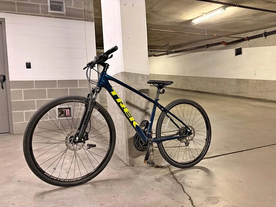 2021 Trek Dual Sport 2 Hybrid Bike