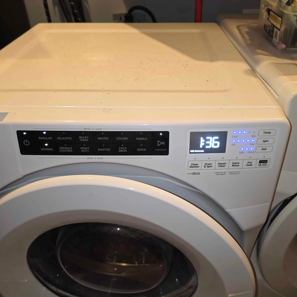 EUC Whirlpool Front loader washing machine - photo 3