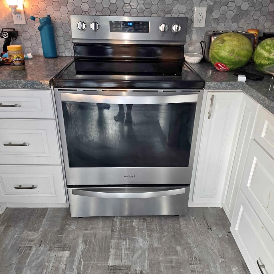 GUC Whirlpool electric stove