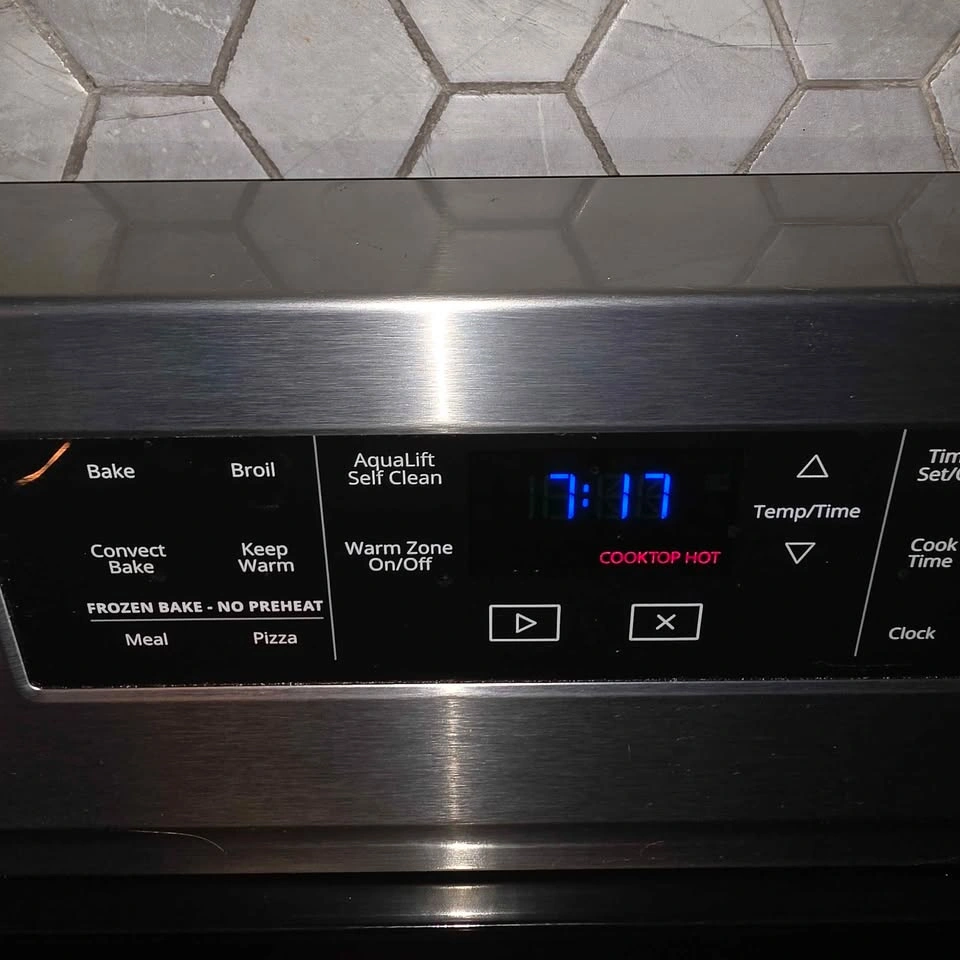 GUC Whirlpool electric stove - photo 3
