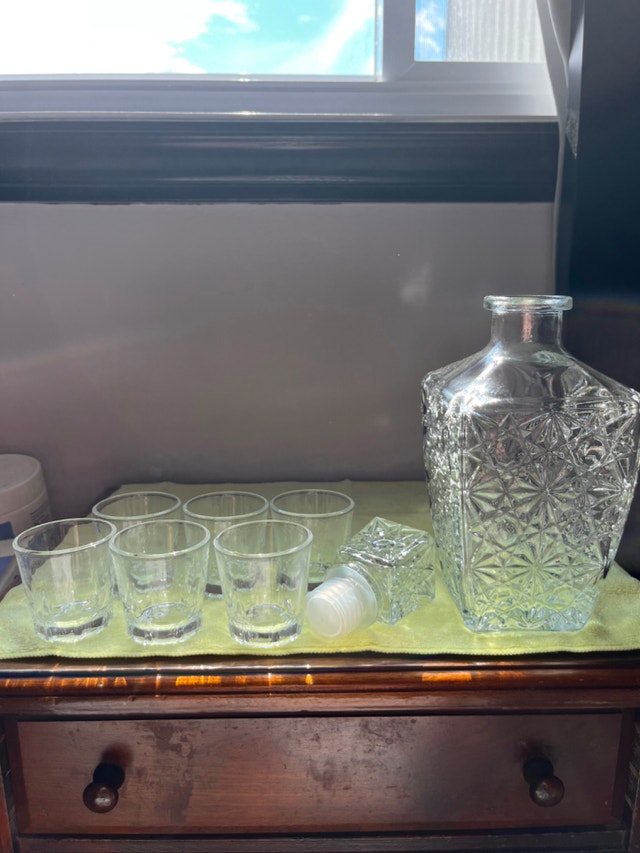 Glass Decanter With 6 Glasses - photo 2