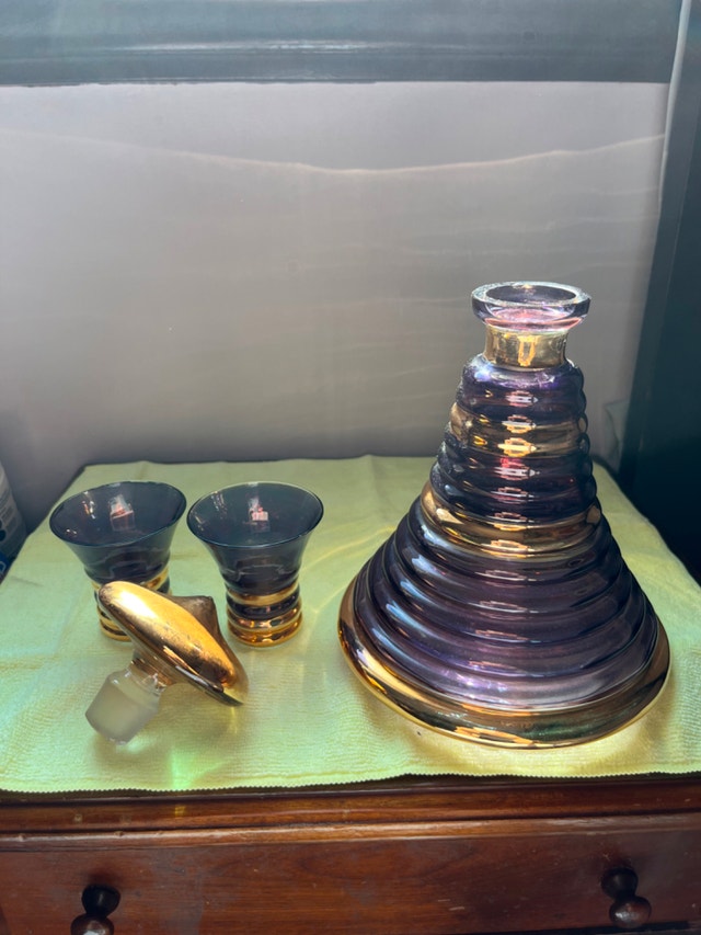 Vintage Purple & Gold Decanter With 2 Glasses - photo 2