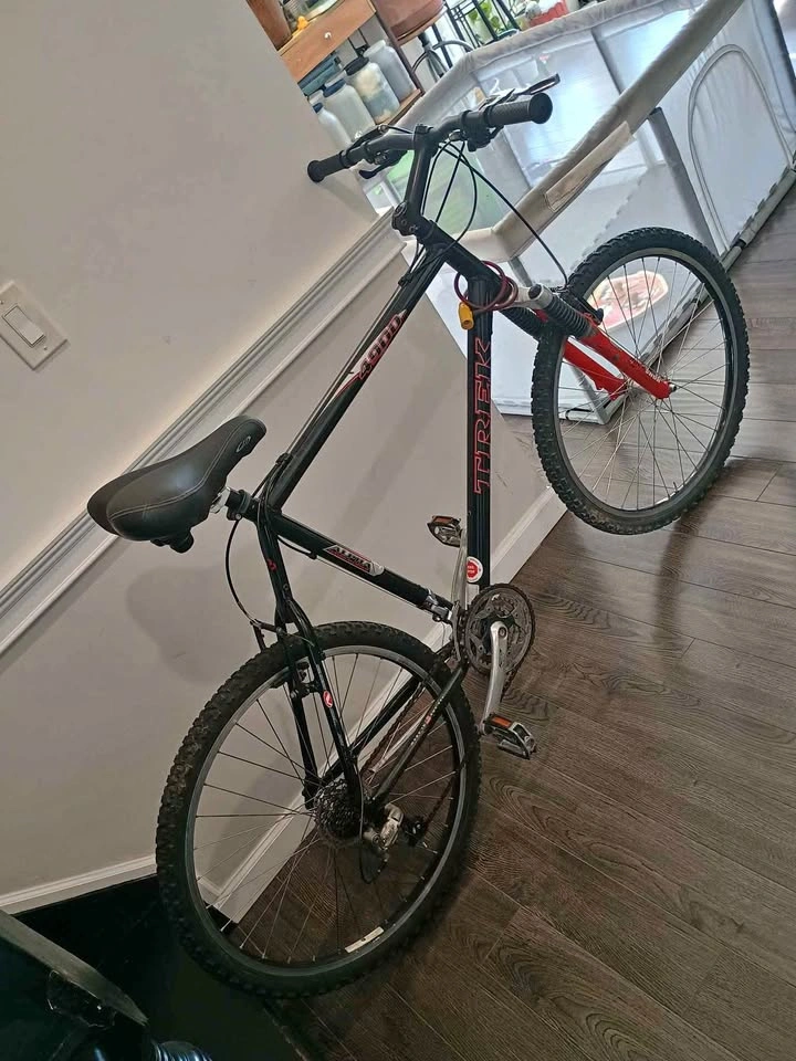 Vintage Trek 4900 Mountain Bike