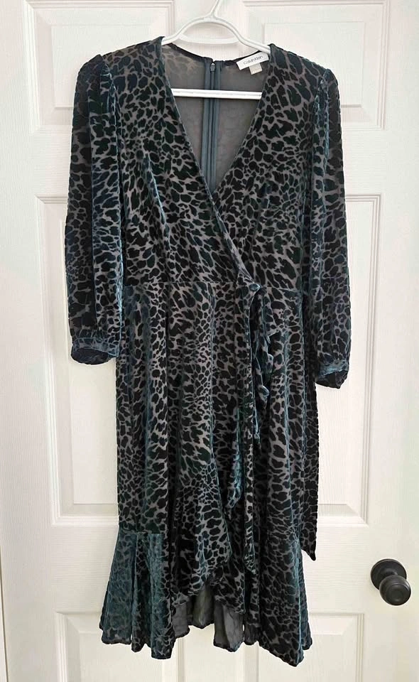 Calvin Klein Green Leopard Dress - size 8P