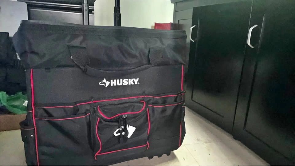 Husky 22-inch Pro Grade Rolling Tote