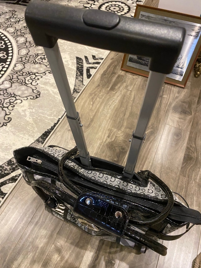 Guess Rolling Tote