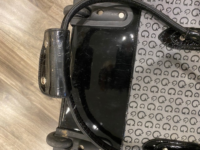 Guess Rolling Tote - photo 4