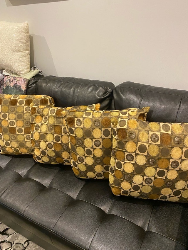 Pillows four - photo 2