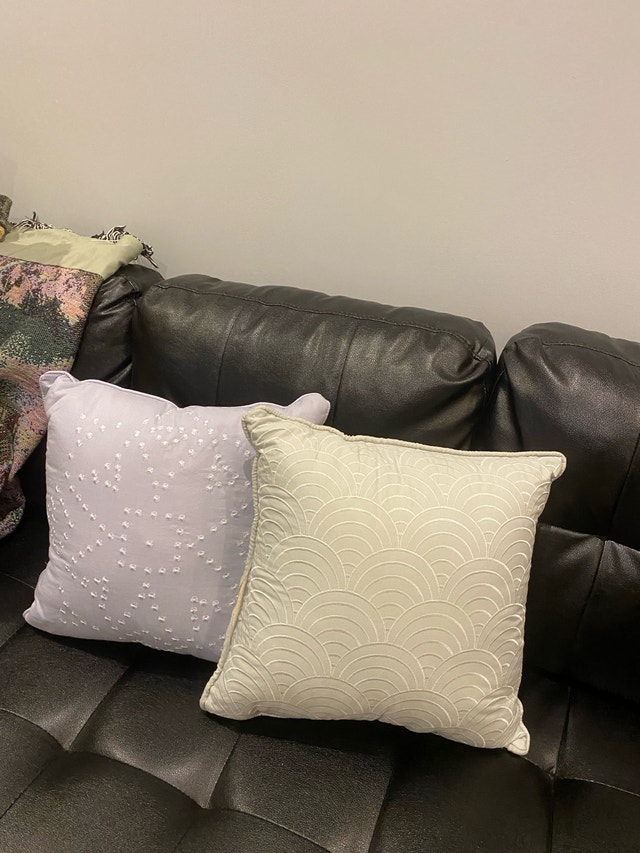 Decorative Pillows - photo 2