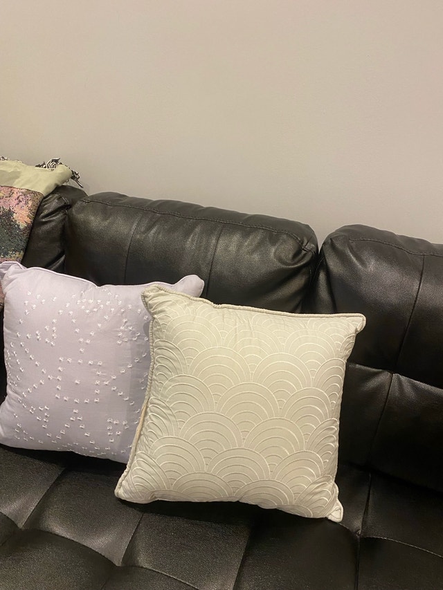 Decorative Pillows - photo 3