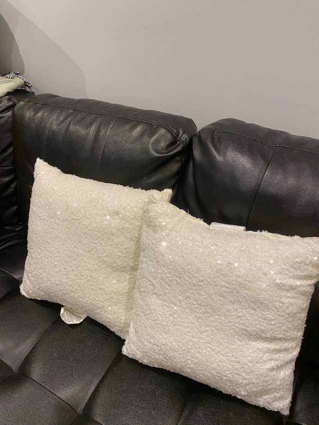 Decorative Pillows - photo 4