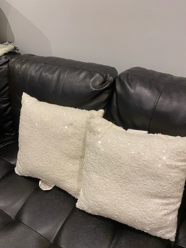 Decorative Pillows - photo 5