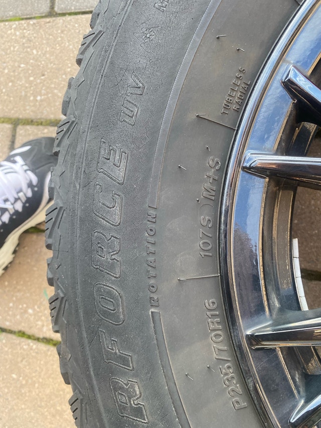 4 winter tires with rims barely used - photo 4