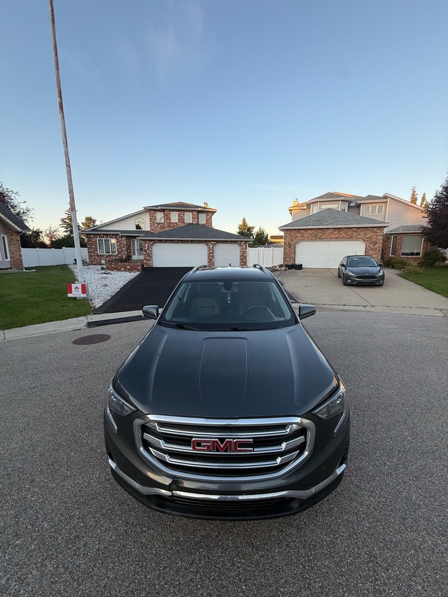 Mint active one owner 2018 GMC terrain AWD SLT 4 cylinder
