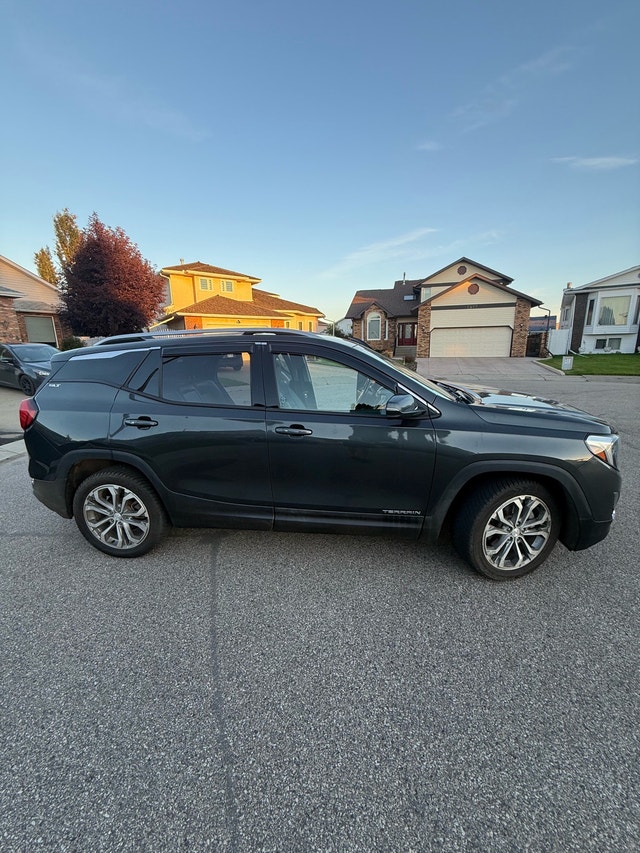 Mint active one owner 2018 GMC terrain AWD SLT 4 cylinder - photo 4