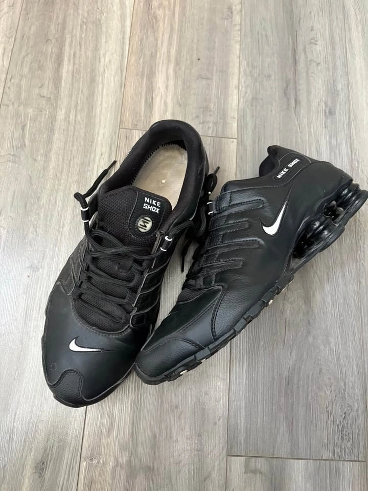 Barely worn Nike Shox size 12 - photo 3