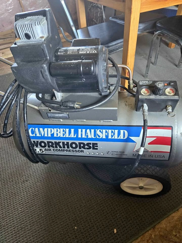Campbell Hausfeld Workhorse 20 gal/ 2.5 HP Air Compressor
