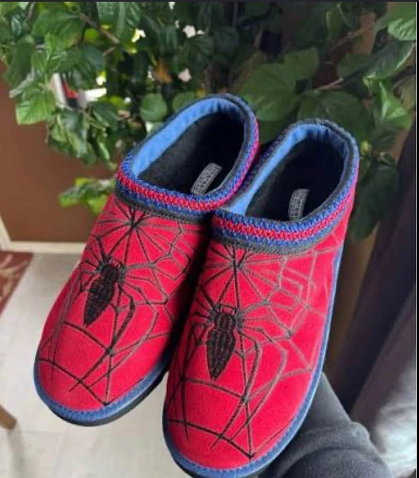 Spider-Man slippers - photo 2