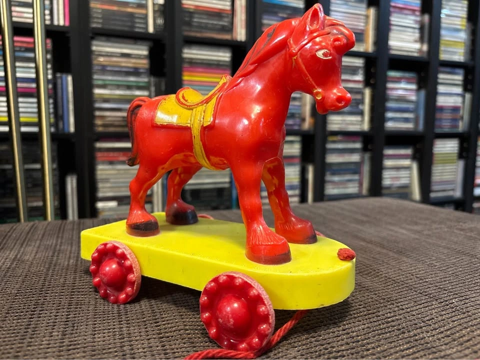 Vintage 1960’s Plastic Horse Pull Toy – Rolling Base – Mid-Centu - photo 3
