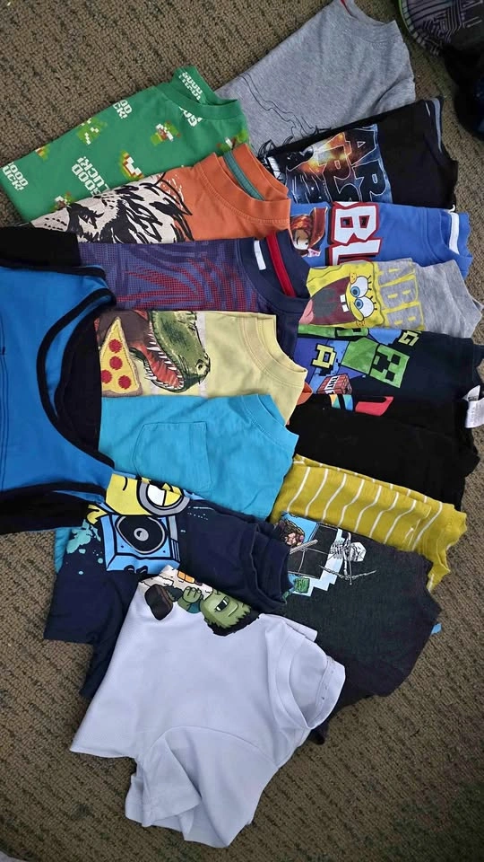 Euc youth boys t shirt lot ( sz 6-8)