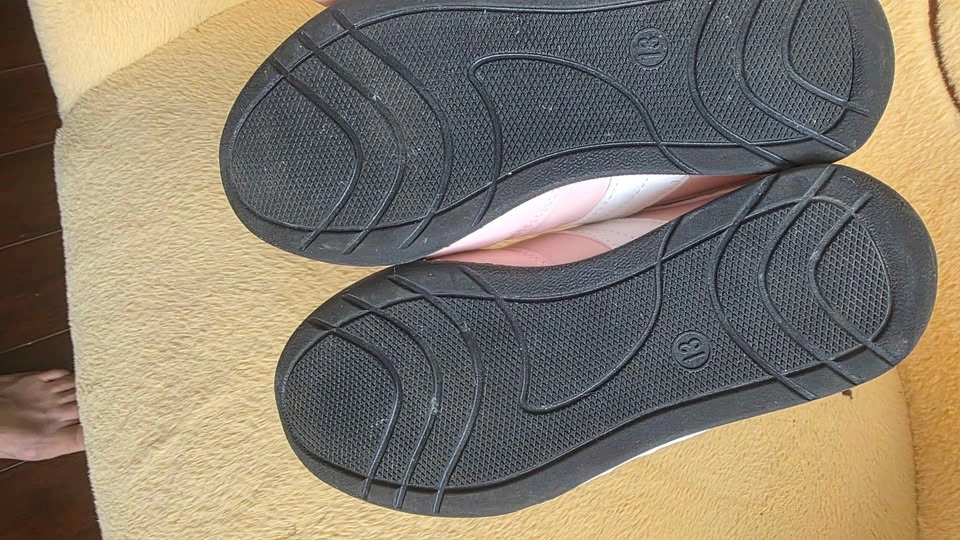 Euc girls size 13 justice shoes - photo 3