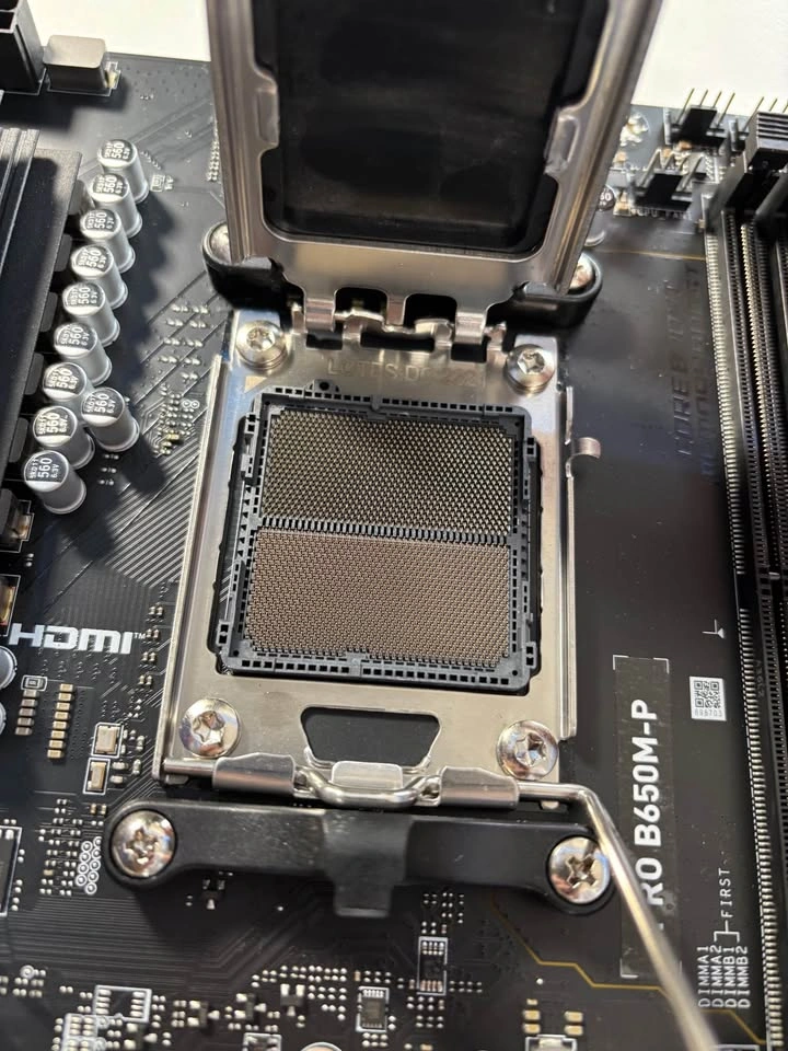 MSI PRO B650M-P Motherboard - photo 2