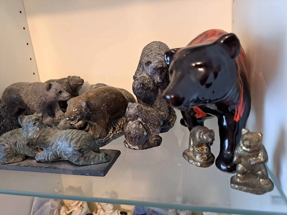 Vintage Collectable Soapstone Bears, Wolf, Brass & Glass Bears - photo 3