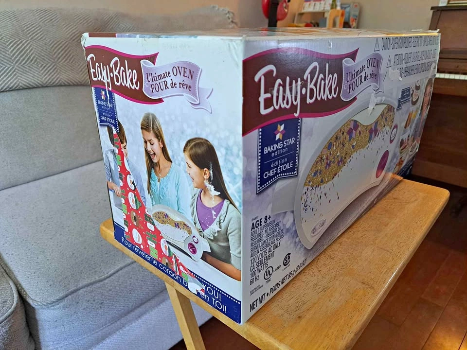 Easy Bake Oven With Box and Instructions - Only Used Once