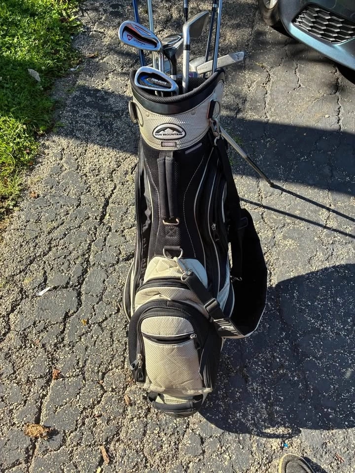 Sun Mountain Standing golf bag with various golf clubs - photo 3