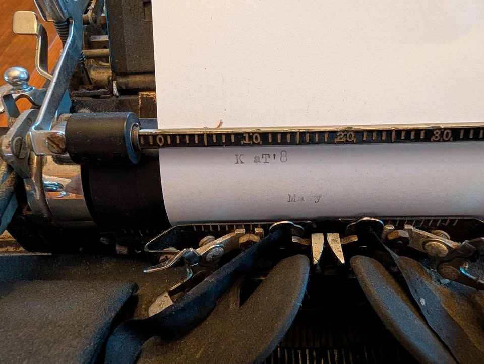 Royal Vintage Typewriter - photo 5