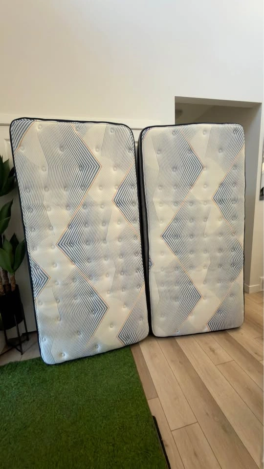 2 Twin XL Sealy Posturepedic Plus Maeve Euro Pillow Top - photo 2