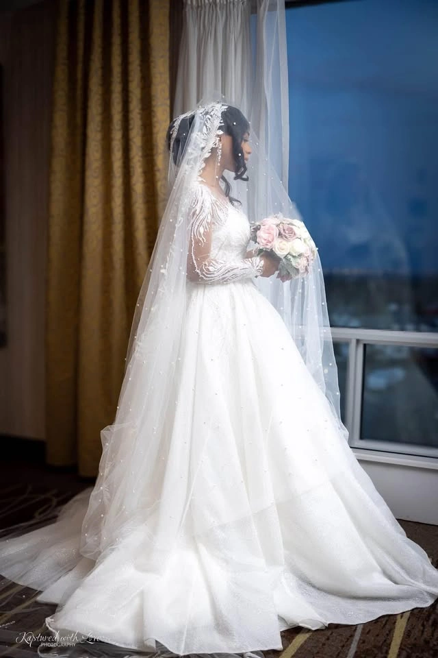 Beautiful Stunning White Ball gown wedding dress - VLADIYAN - photo 3