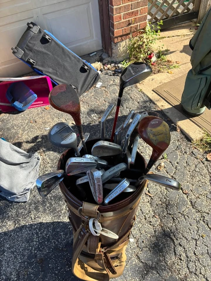 Vintage two-tone brown tan faux leather golf bag and clubs - photo 4