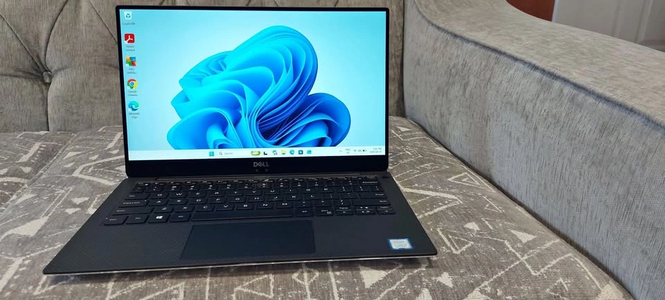 Dell XPS 13 9370 Intel Core i7-8550U 8GB 256GB NVMe