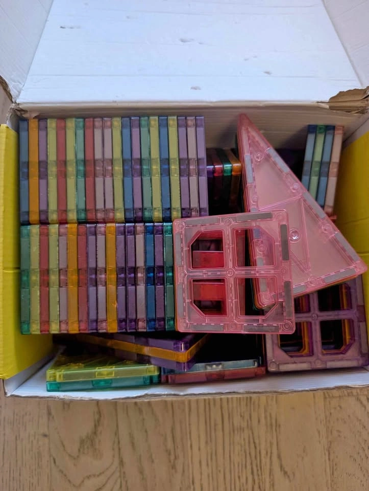 Magnetic Building Tiles Set