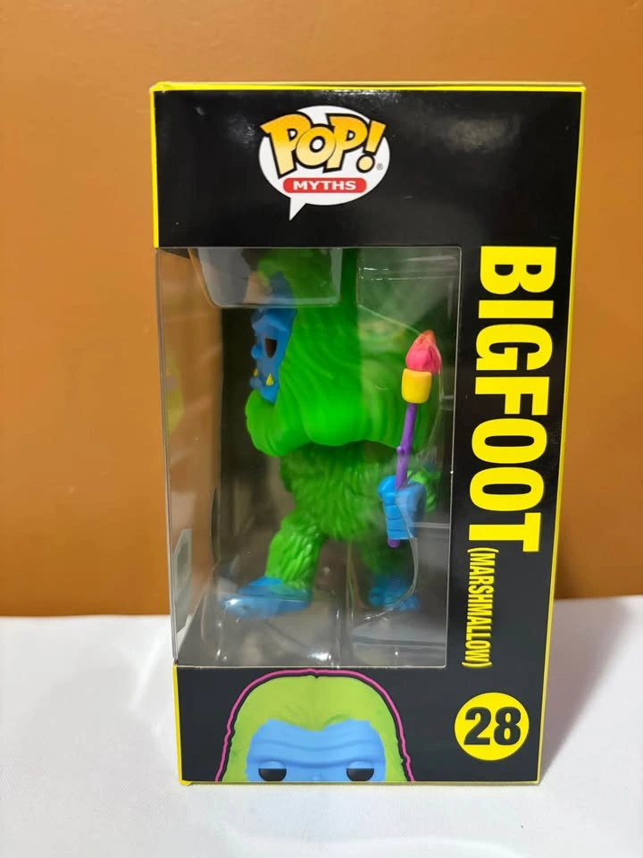 Bigfoot (Marshmallow) (Blacklight) Funko Pop! #28 - Funko HQ Exc - photo 4