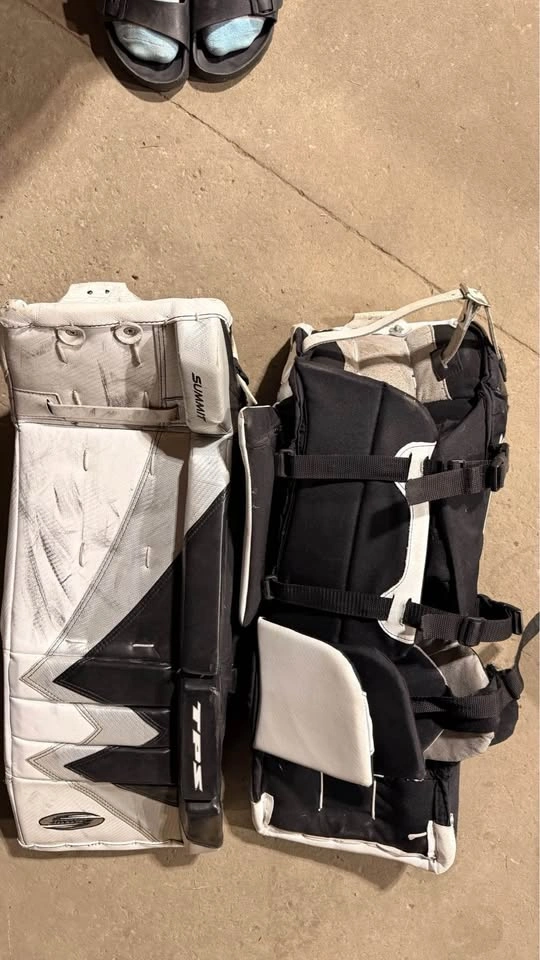 TPS Summit Hockey Goalie Pads - photo 2