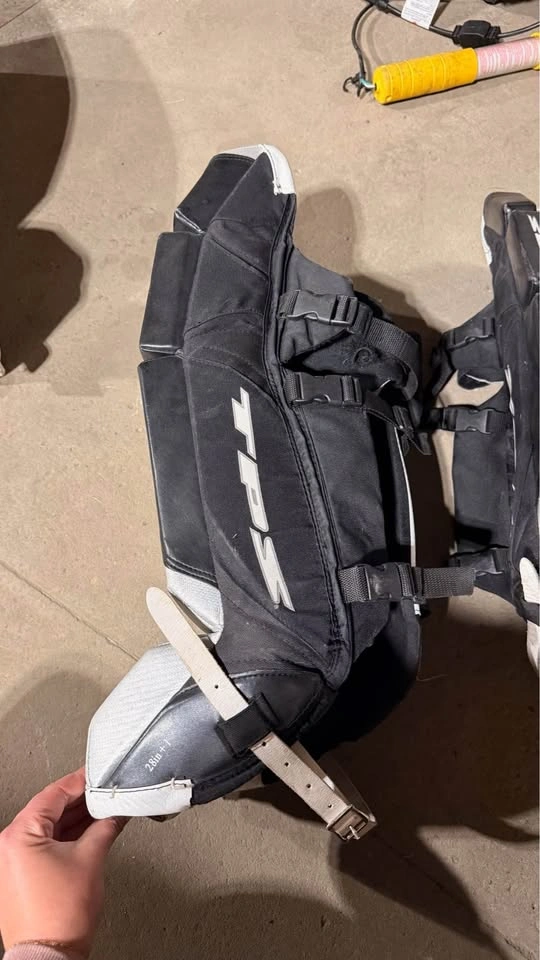 TPS Summit Hockey Goalie Pads - photo 4