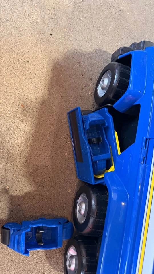 PAW Patrol Ultimate Rescue Chase's Ultimate Police Cruiser - photo 3