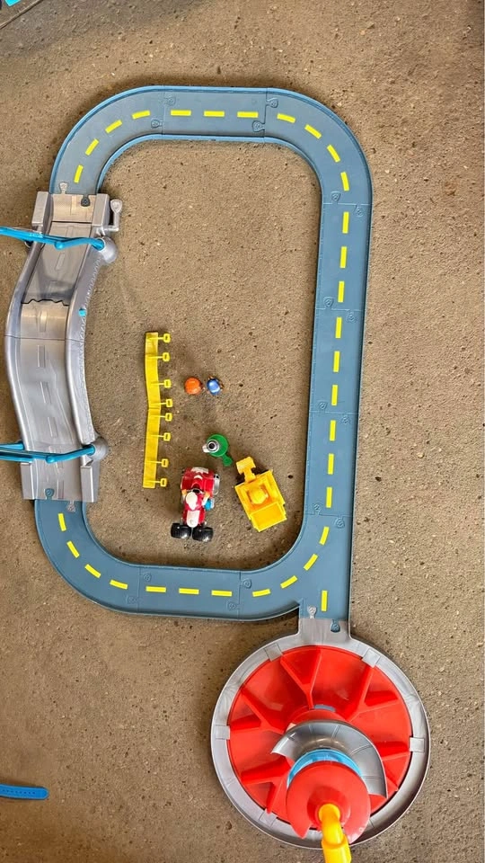 Paw Patrol Launch'N Haul PAW Patroller Track Set