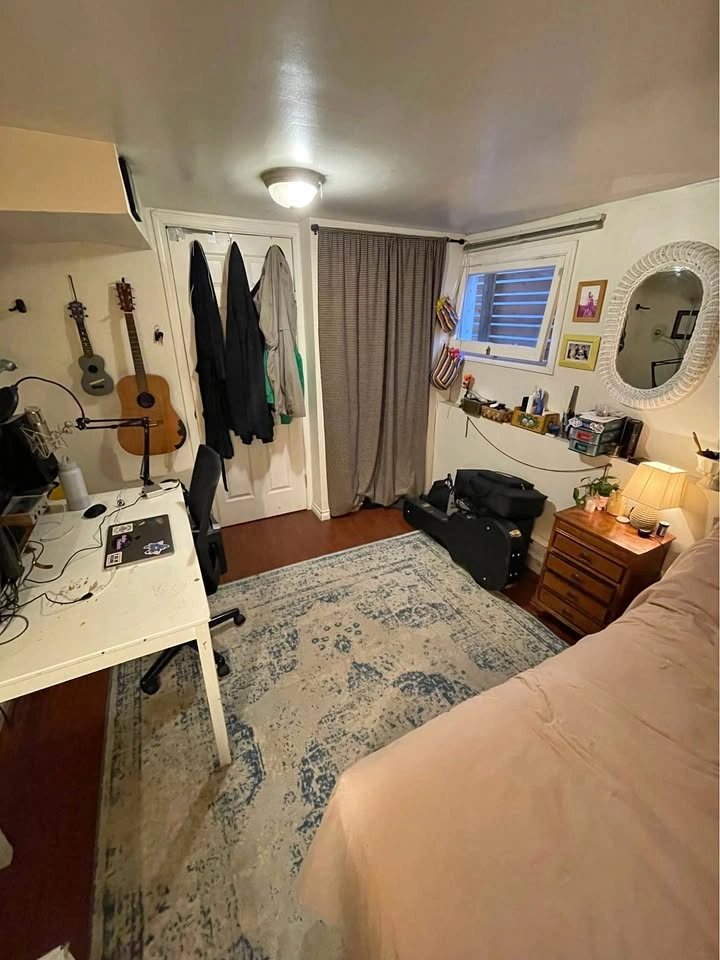 Private room for rent