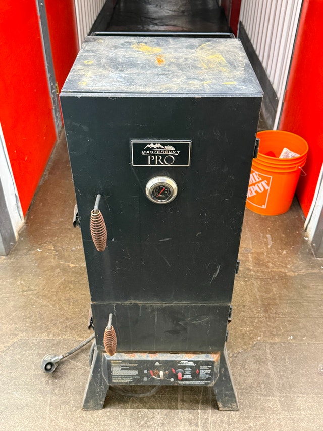 Masterbuilt Pro Series 4-Rack Dual Fuel Smoker