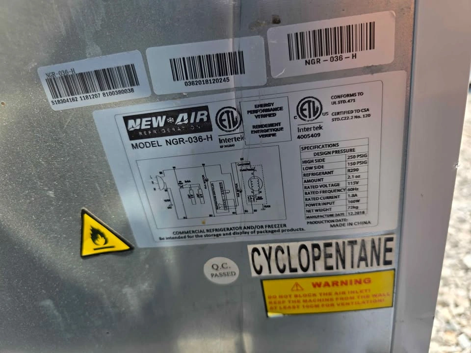 New Air NGR-036-H Commercial Glass Door Merchandiser Refrigerato - photo 5