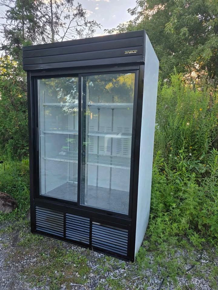 Habco SE42 2-Door Sliding Glass Commercial Display Cooler - photo 3