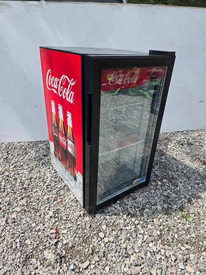 Coca-Cola 5cuft Glass Door Commercial Beverage Cooler - photo 3