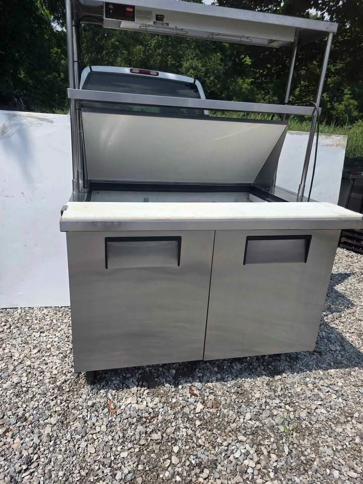 True 48" 2-Door Refrigerated Sandwich / Prep Table - photo 4
